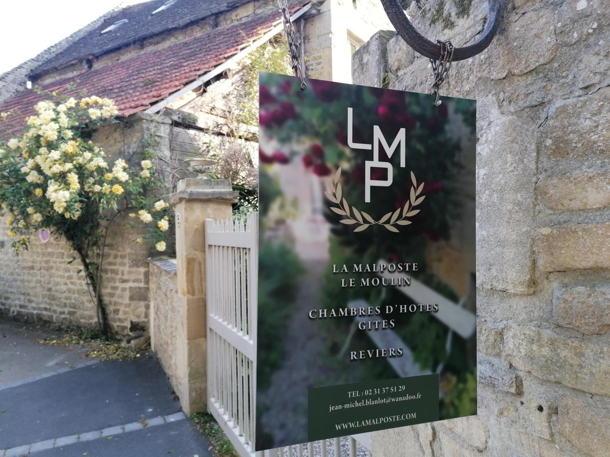 La Malposte Bed & Breakfast Reviers Exterior photo