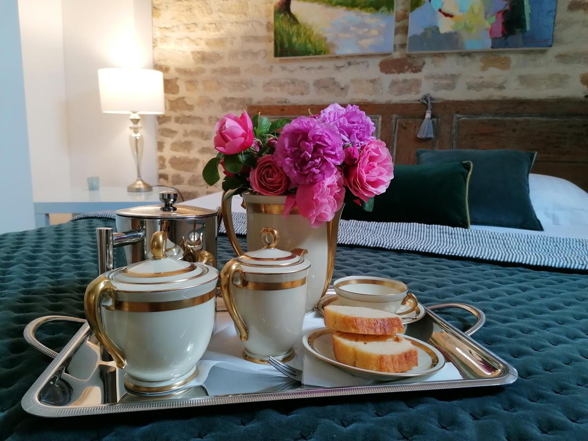 La Malposte Bed & Breakfast Reviers Exterior photo